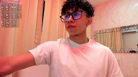 Snapshot of akazaboy chatting on 01.10.25 akazaboy online show from 01.10.25