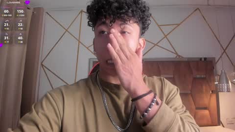 Snapshot of akazaboy chatting on 01.17.25 akazaboy online show from 01.17.25