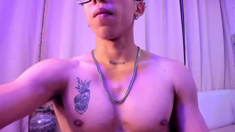 Snapshot of akazaboy chatting on 01.18.25 akazaboy online show from 01.18.25