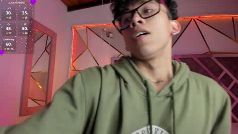 Snapshot of akazaboy chatting on 01.22.25 akazaboy online show from 01.22.25