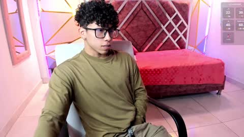 Snapshot of akazaboy chatting on 01.25.25 akazaboy online show from 01.25.25