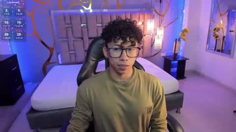 Snapshot of akazaboy chatting on 02.28.25 akazaboy online show from 02.28.25