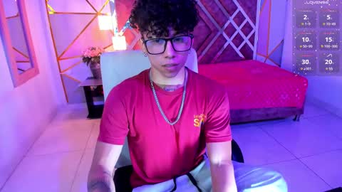 Snapshot of akazaboy chatting on 03.04.25 akazaboy online show from 03.04.25