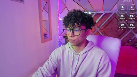 Snapshot of akazaboy chatting on 03.05.25 akazaboy online show from 03.05.25