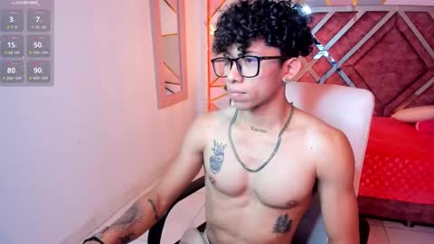 Snapshot of akazaboy chatting on 03.08.25 akazaboy online show from 03.08.25