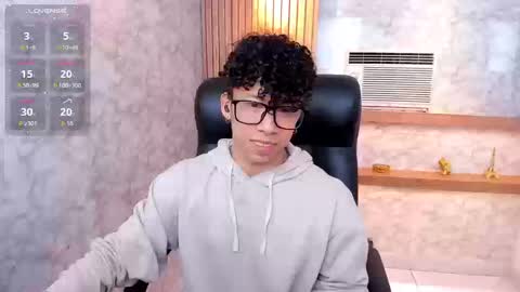 Snapshot of akazaboy chatting on 09.12.25 akazaboy online show from 09.12.25