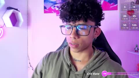 Snapshot of akazaboy chatting on 09.19.25 akazaboy online show from 09.19.25