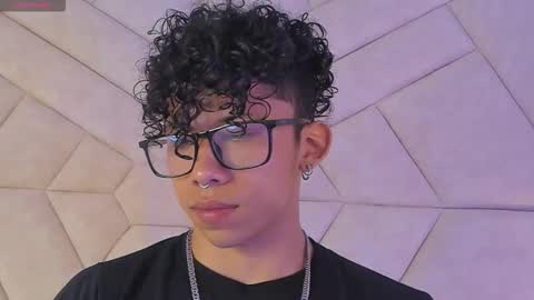 Snapshot of akazaboy chatting on 09.22.25 akazaboy online show from 09.22.25