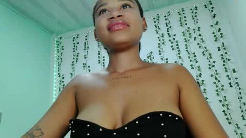 akemy_saunderz online show from 06.02.26