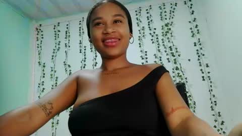akemy_saunderz online show from 06.13.26