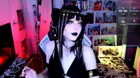 Snapshot of aki__ra chatting on 05.21.26 Aki online show from 05.21.26