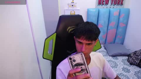 Akyra latin online show from 04.02.26