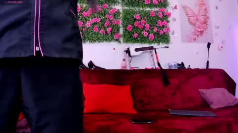 Snapshot of alaia_asuka chatting on 10.13.25 Alaia online show from 10.13.25