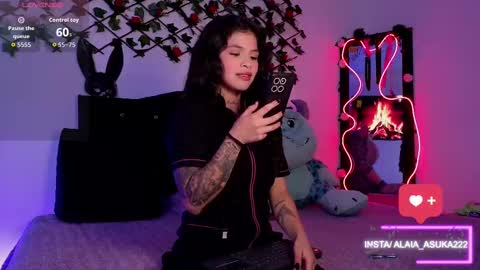 Snapshot of alaia_asuka chatting on 11.21.25 Alaia online show from 11.21.25