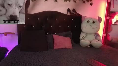 Snapshot of alaia_asuka chatting on 12.01.25 Alaia online show from 12.01.25