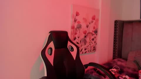 Alaia Carter online show from 10.14.25