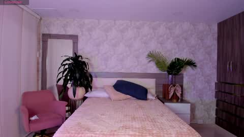 alaiaguerra online show from 04.08.26