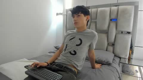 Snapshot of alan__brook chatting on 07.26.26 Alan Brook online show from 07.26.26