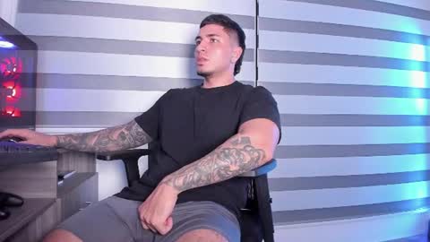 Snapshot of alan_muscle chatting on 07.16.26 Alan online show from 07.16.26