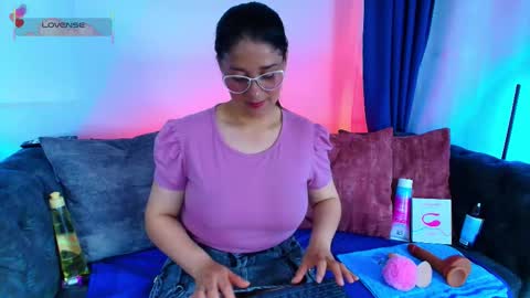 Snapshot of alana_steel_1 chatting on 12.16.25 Alana online show from 12.16.25