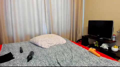 Snapshot of alanabrox chatting on 12.19.24 Julia online show from 12.19.24