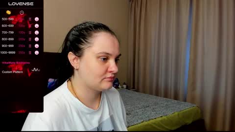 Snapshot of alanabrox chatting on 10.28.25 Julia online show from 10.28.25