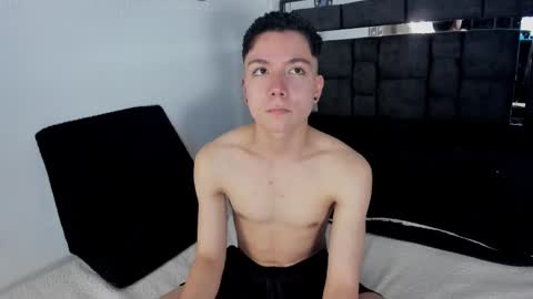 alanblack1 online show from 10.25.25