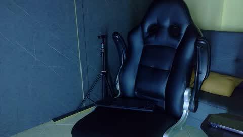 Snapshot of alanferrer chatting on 03.13.26 Alan Ferrer online show from 03.13.26