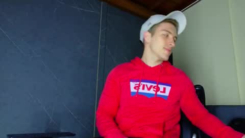 Snapshot of alanferrer chatting on 03.18.26 Alan Ferrer online show from 03.18.26