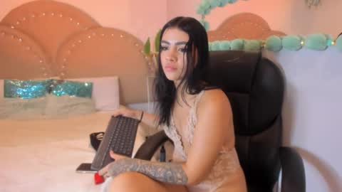 Snapshot of alanna_blaze chatting on 10.10.25 alanna_blaze online show from 10.10.25