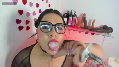 Snapshot of alanna_sloppy chatting on 05.16.26 alana silver online show from 05.16.26
