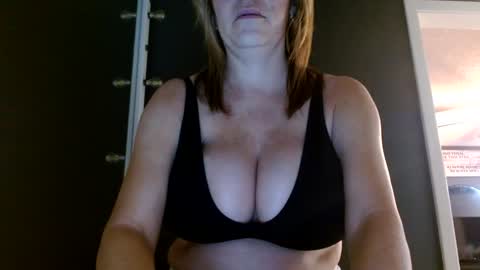 Snapshot of alannarack chatting on 02.23.26 Alanna Rack online show from 02.23.26