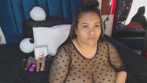 Snapshot of alba_sex10 chatting on 10.21.25 alba online show from 10.21.25