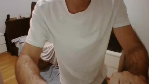 Snapshot of albertodivenire chatting on 02.22.25 albertodivenire online show from 02.22.25