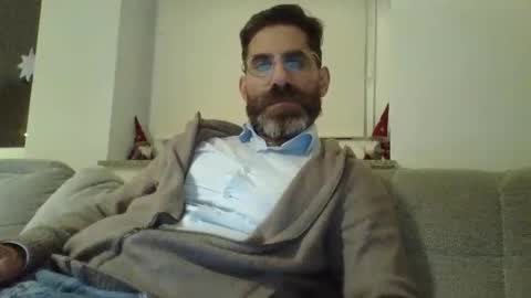 Snapshot of alcatrazcage chatting on 12.10.24 Alcatrazcage online show from 12.10.24