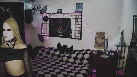 Snapshot of alchemymistic chatting on 02.07.25 Mistic witch online show from 02.07.25