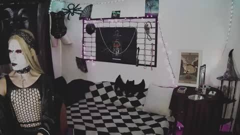 Snapshot of alchemymistic chatting on 02.12.25 Mistic witch online show from 02.12.25