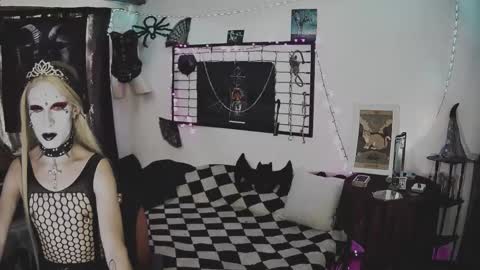 Snapshot of alchemymistic chatting on 02.12.25 Mistic witch online show from 02.12.25