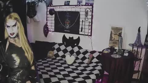 Snapshot of alchemymistic chatting on 03.03.25 Mistic witch online show from 03.03.25