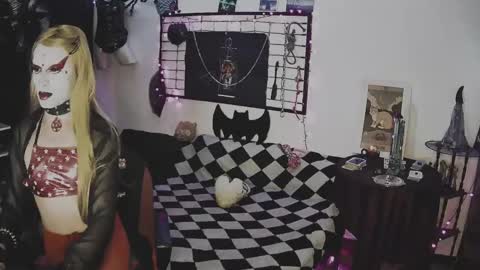 Snapshot of alchemymistic chatting on 03.05.25 Mistic witch online show from 03.05.25