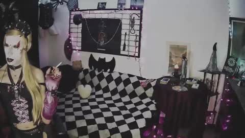 Snapshot of alchemymistic chatting on 03.12.25 Mistic witch online show from 03.12.25