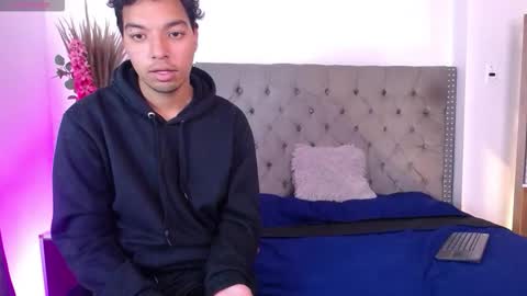 Snapshot of ale_and_shian chatting on 11.28.25 Ale and shian online show from 11.28.25