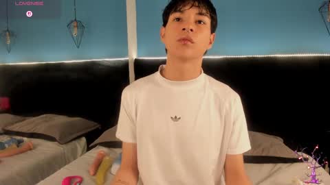 Snapshot of ale_aurarashi chatting on 09.08.25 ale_aurarashi online show from 09.08.25