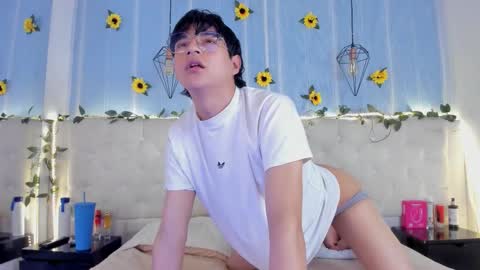 Snapshot of ale_aurarashi chatting on 10.06.25 ale_aurarashi online show from 10.06.25