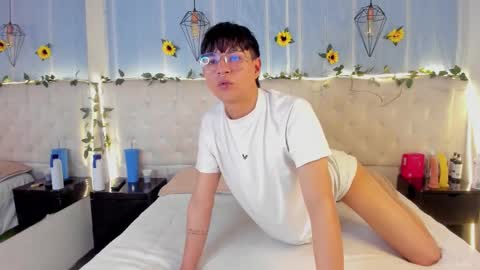 Snapshot of ale_aurarashi chatting on 10.13.25 ale_aurarashi online show from 10.13.25