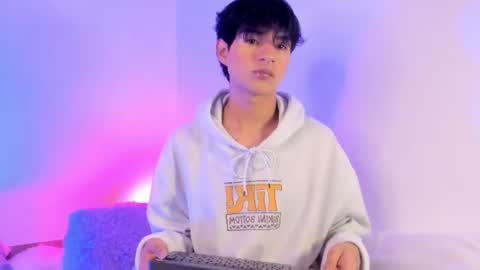 Snapshot of ale_aurarashii chatting on 07.14.26 Ale aurarashii online show from 07.14.26