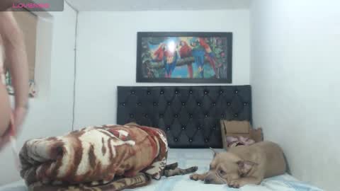 Snapshot of aleja_hornet chatting on 09.27.25 aleja online show from 09.27.25