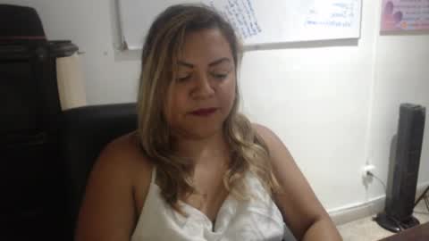 Snapshot of aleja_lollipop chatting on 05.09.26 Aleja online show from 05.09.26