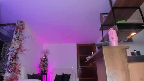 Snapshot of alejaevangeline chatting on 12.16.24 A L E J A N D R A online show from 12.16.24