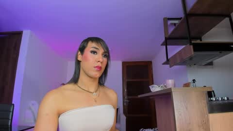 Snapshot of alejaevangeline chatting on 01.08.25 A L E J A N D R A online show from 01.08.25